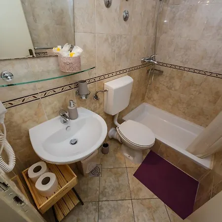 Guesthouse Kastela 3*