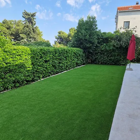 Guesthouse Kastela 3*